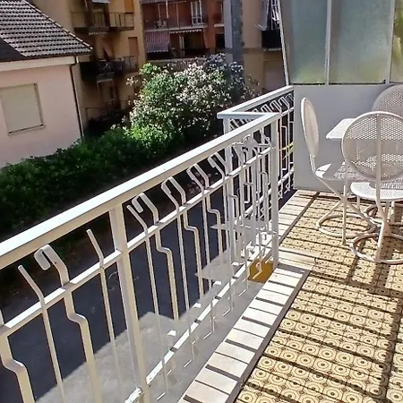 Trilocale Con Posto Auto Privato A 5 Minuti A Piedi Dalla דירה ראפאלו